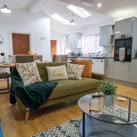 ברמינגהאם Heartland House, 7 Spacious Bedrooms Sleeps 4 Plus, Near Nec, Jlr,Bhx מראה חיצוני תמונה