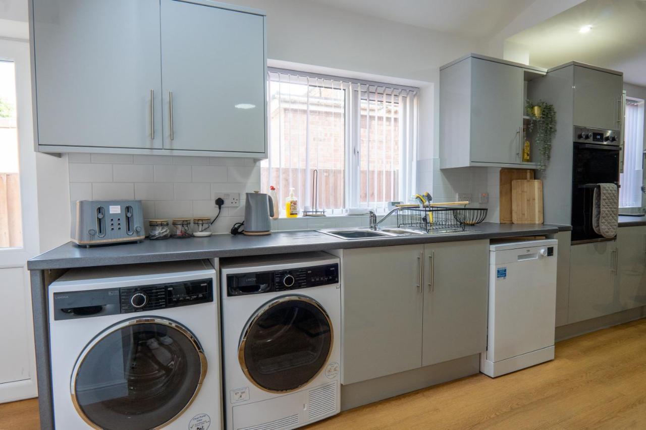 ברמינגהאם Heartland House, 7 Spacious Bedrooms Sleeps 4 Plus, Near Nec, Jlr,Bhx מראה חיצוני תמונה