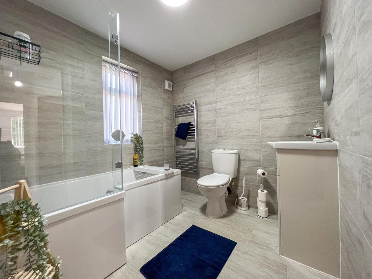 ברמינגהאם Heartland House, 7 Spacious Bedrooms Sleeps 4 Plus, Near Nec, Jlr,Bhx מראה חיצוני תמונה