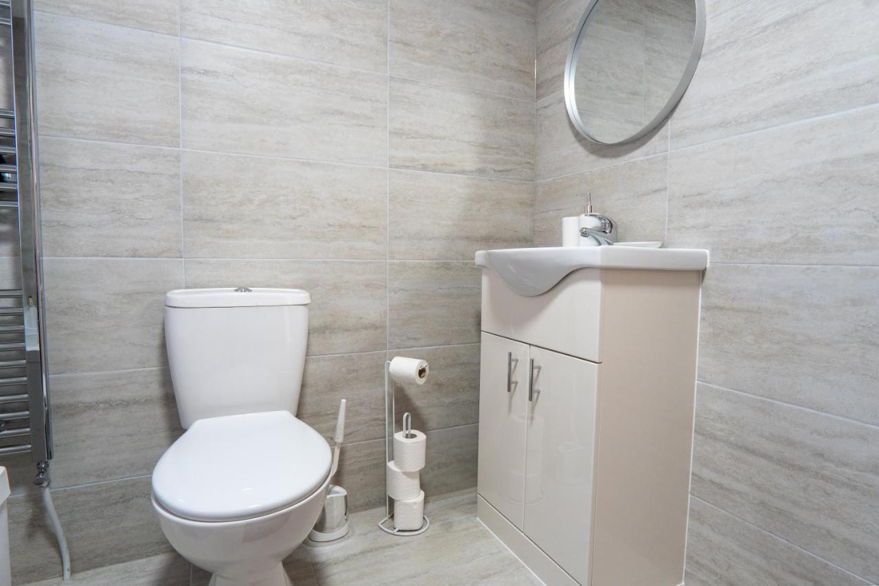 ברמינגהאם Heartland House, 7 Spacious Bedrooms Sleeps 4 Plus, Near Nec, Jlr,Bhx מראה חיצוני תמונה