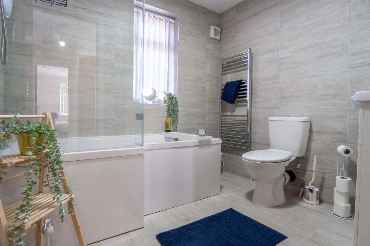 ברמינגהאם Heartland House, 7 Spacious Bedrooms Sleeps 4 Plus, Near Nec, Jlr,Bhx מראה חיצוני תמונה